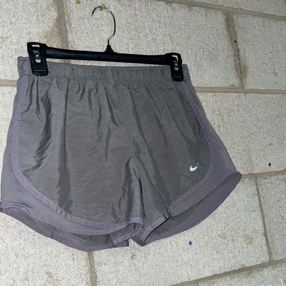 ❌SOLD❌🏃🏻‍♀️‍➡️Nike dri-fit shorts🏃‍♀️ - Picture 2 of 4